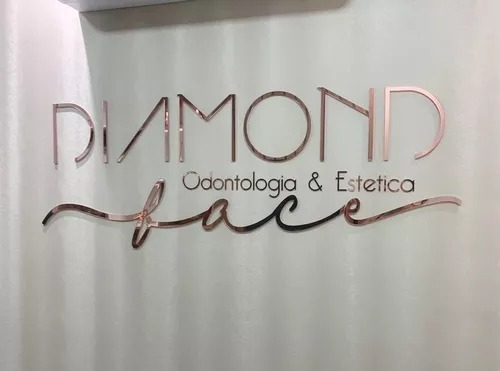 letreiro acrilico parede
