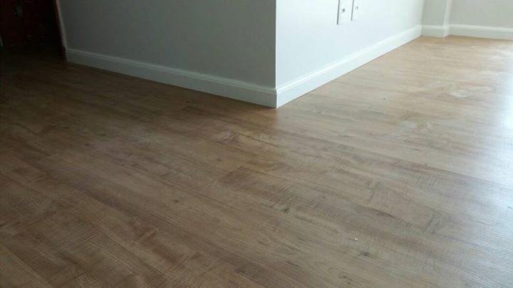 PISO VINÍLICO EM LÂMINAS 2MM – CARVALHO BROWN